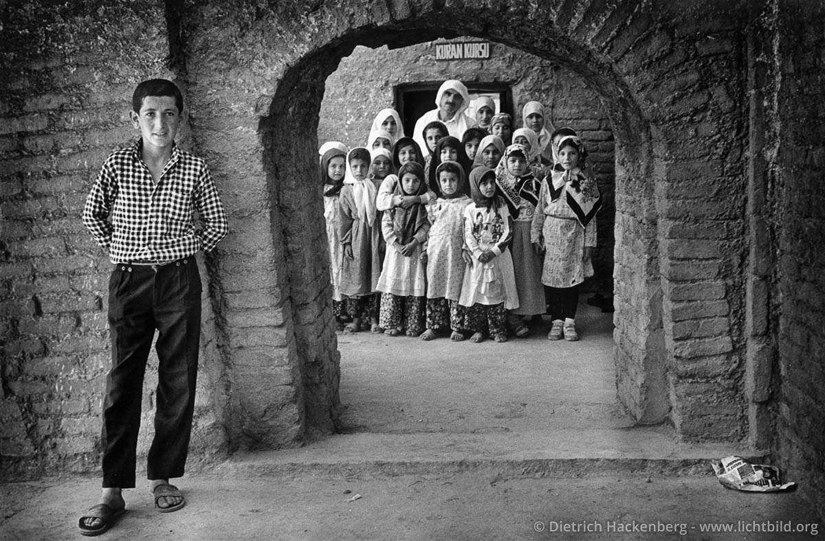 Korankurs - Cizre, Türkei 1991 - Foto © Dietrich Hackenberg