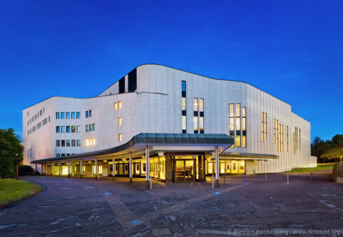 Aalto-Theater Essen bei Nacht. Foto © Dietrich Hackenberg