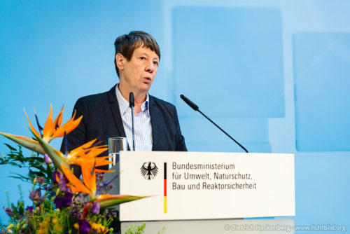 Bundesministerin für Umwelt, Naturschutz, Bau und Reaktorsicherheit, Dr. Barbara Hendricks Depot Dortmund - Zweite bundesweite Kommunalkonferenz zum Thema „Integration vor Ort leben“ - Foto © Dietrich Hackenberg