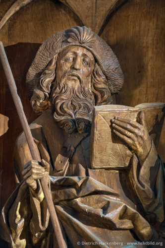 Figur des heiligen Jakobus auf dem Schnitzaltar - Jakobus Kirche Breckerfeld - Foto © Dietrich Hackenberg
