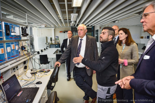 Ministerbesuch bei der Handwerkskammer - Bielefeld - Digitalisierungstour von Arbeitsminister Laumannn - Foto © Dietrich Hackenberg