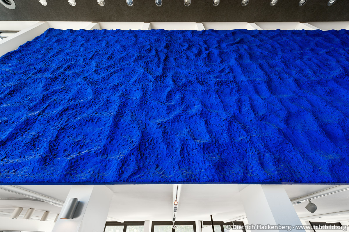 Gelsenkirchener Blau im Detail - Reliefs des Künstlers Yves Klein - Musiktheater im Revier - Gelsenkirchen - Foto © Dietrich Hackenberg