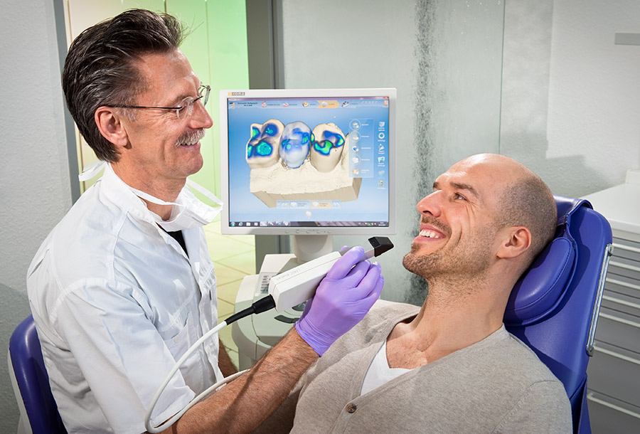 CEREC Monitor der Praxis Dr. Martin in Betzdorf. © Dietrich Hackenberg - www.lichtbild.org