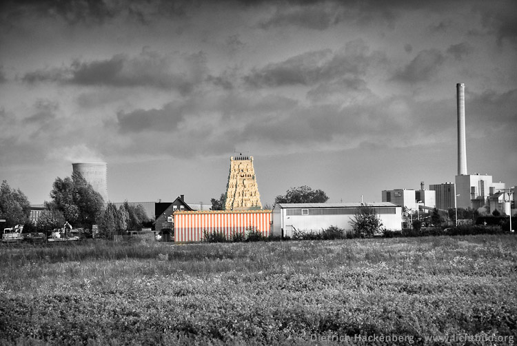 Hindutempel im Industriegebiet von Hamm-Uentrop. Foto © Dietrich Hackenberg - lichtbild.org