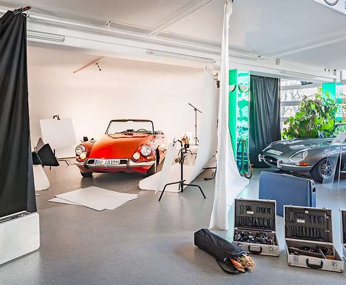 Preview Oldtimer fotografiert in einem Automuseum.