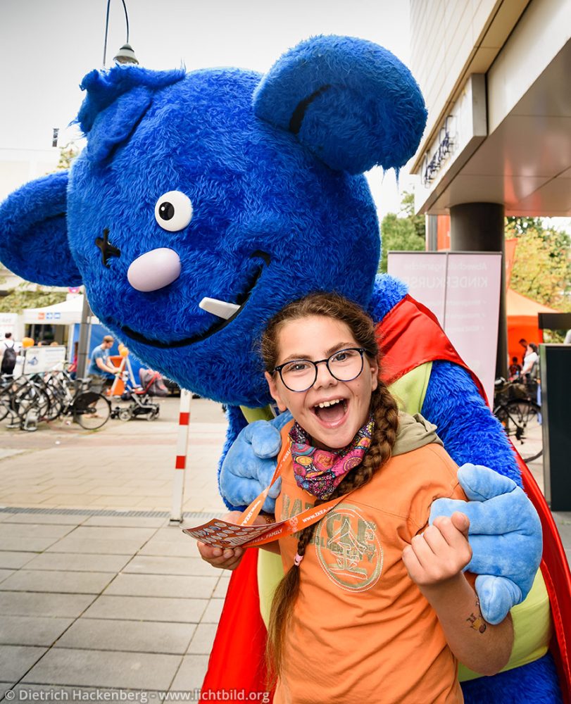 Mobild der Begegnung. Straßenfest Deutzer Freiheit