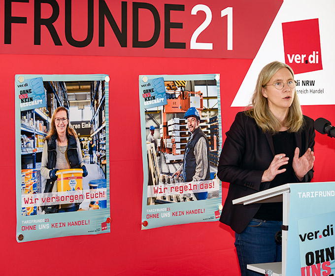 Preview — ver.di Handel NRW Silke Zimmer stellt die Plakate für die Tarifrunde 2021 vor