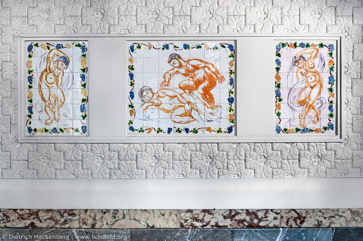 Tryptichon von Matisse im Hohenhof. 1908 malte Henri Matisse für den Wintergarten ein Fliesentriptychon. Hagen