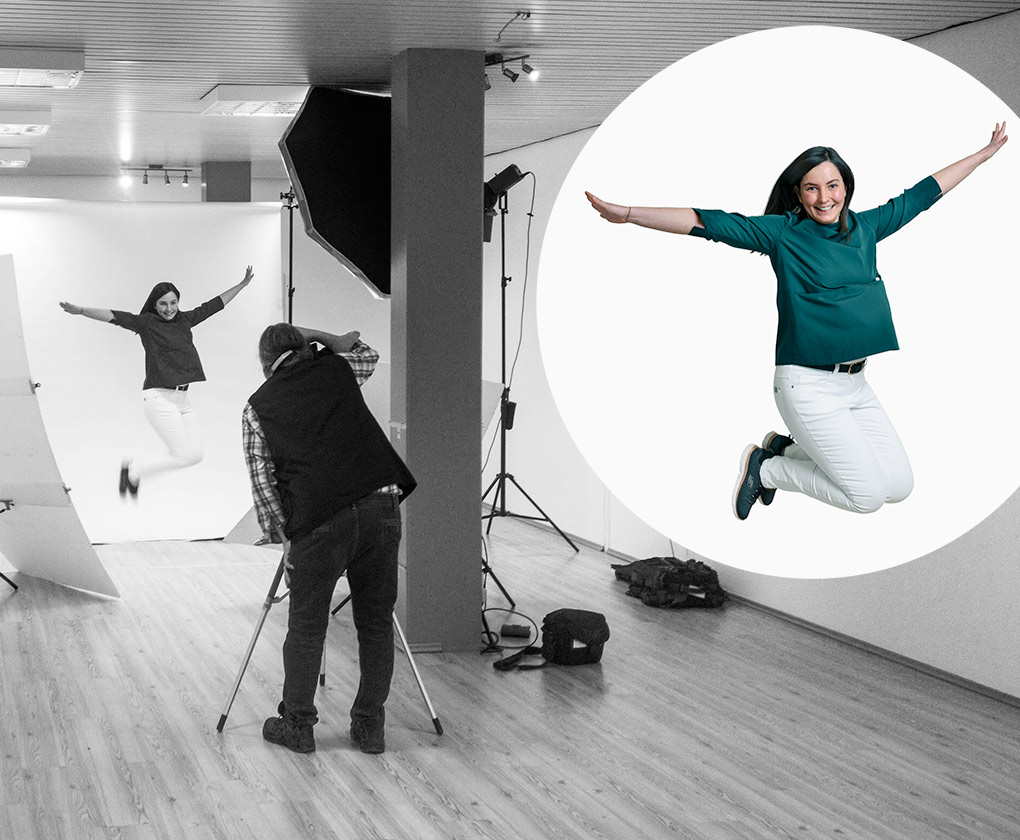 Springende Zahnarzthelferin wird im Studio vor Ort fotografiert