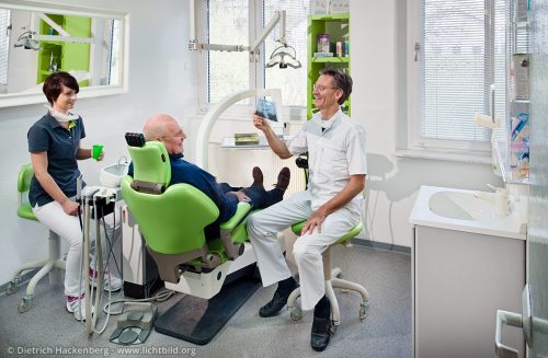 Behandlungszimmer in Grün