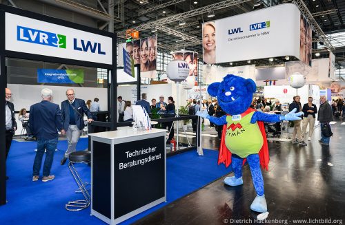 LWL und LVR feiern 102 Jahre Schwerbehindertenvertretung auf der Rehacare in Düsseldorf.