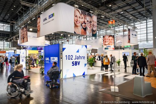 LWL und LVR feiern 102 Jahre Schwerbehindertenvertretung auf der Rehacare in Düsseldorf.