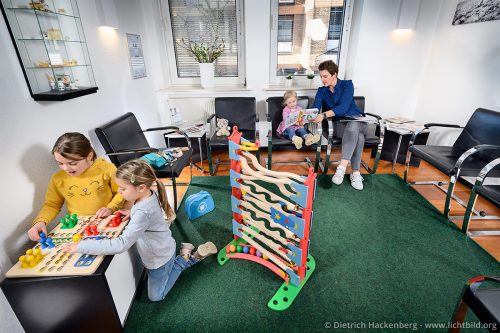 Wartezimmer - Zahnarzt und Fachzahnarzt Praxis Guntermann, Olpe