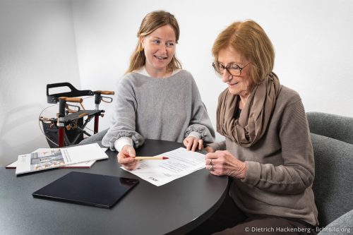 Die Wohnberatung unterstützt dabei, die passende Finanzierungsmöglichkeit für Ihre Bedarfe herauszufinden. - Wohnberatung NRW